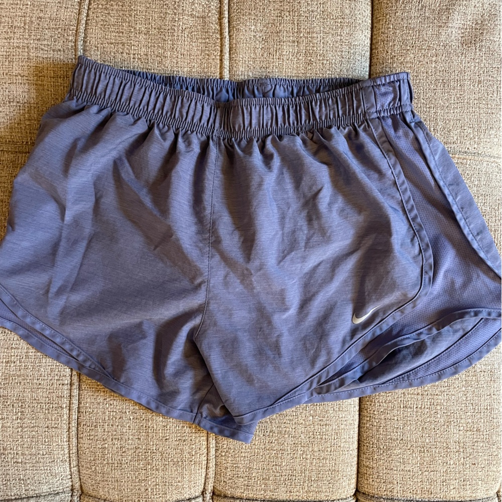 Lavender nike dri-fit women’s running/athletic shorts - size: medium